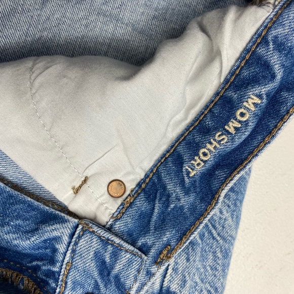 American Eagle Acid Wash Distressed Jean Mom Short - Picture 6 of 6
